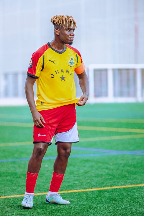 Players from Colombia and Ghana during a FIFA World Cup 2026 knockout match, where Colombia advanced after an early substitution.